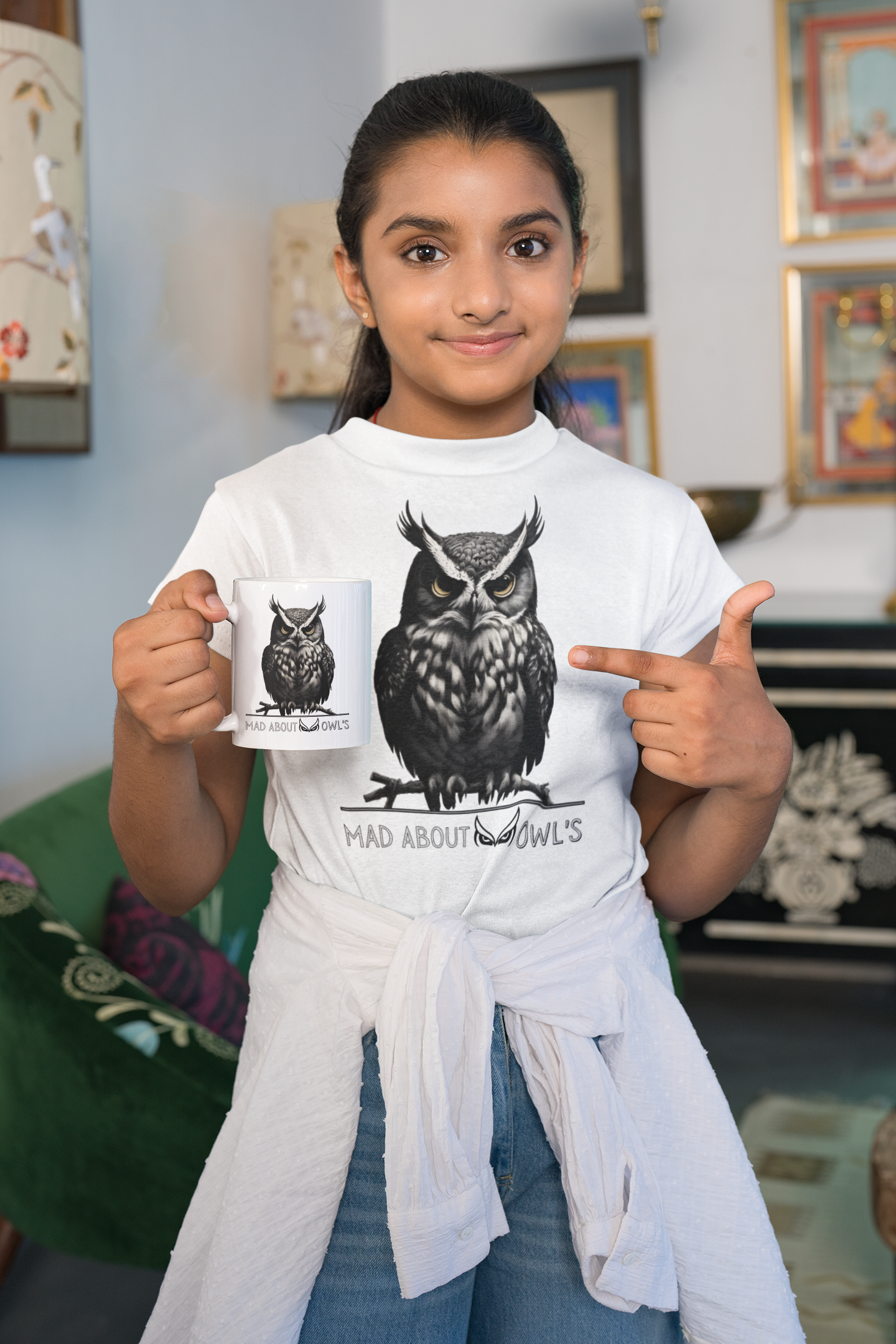 Mad About Owl's : Unisex t-shirt