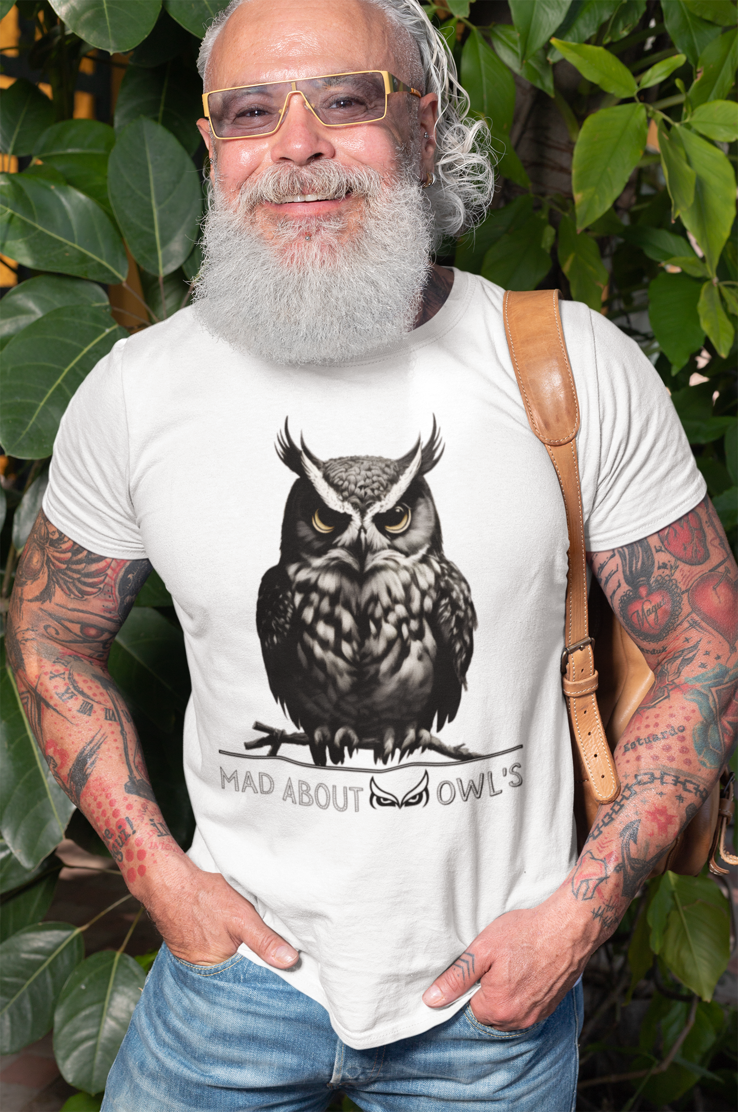 Mad About Owl's : Unisex t-shirt